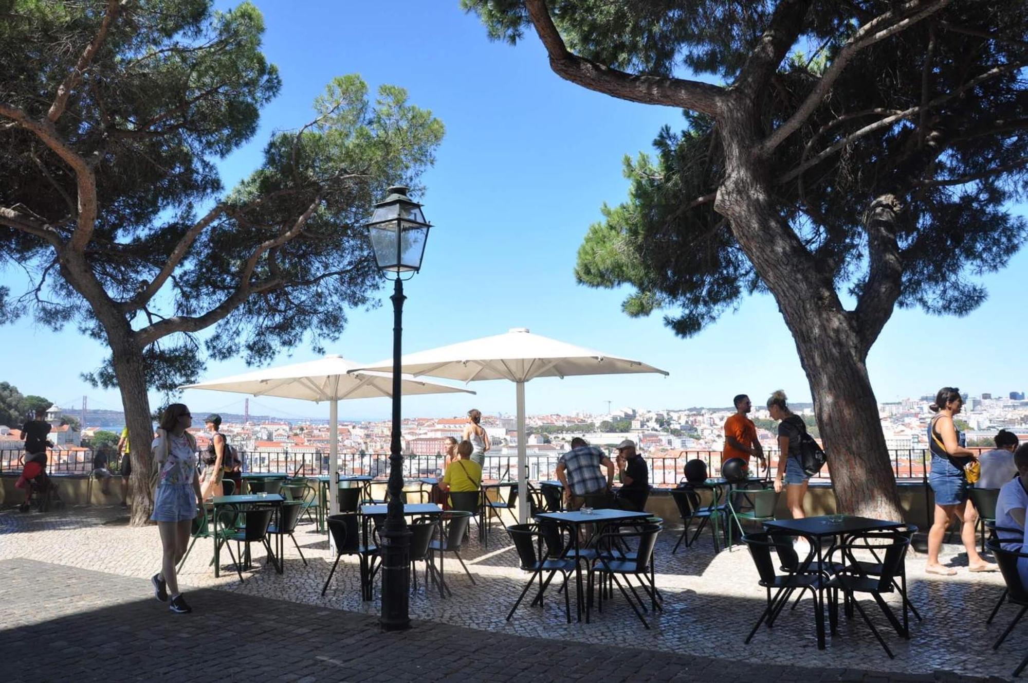 Mm2 Dowtown Baixa-rossio With Castle View And Free Parking Appartement Lissabon